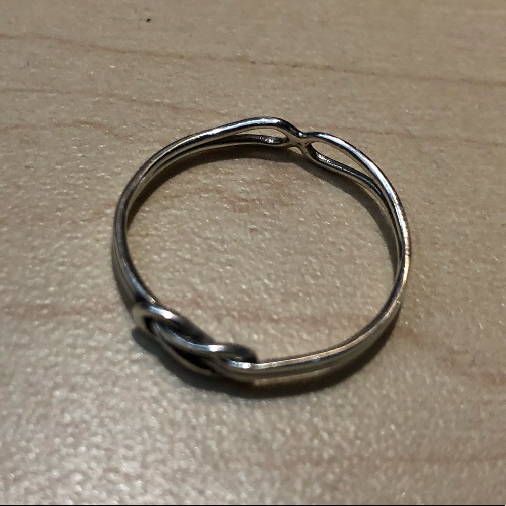 sterling silver knot ring (size 8) - Picture 4 of 8